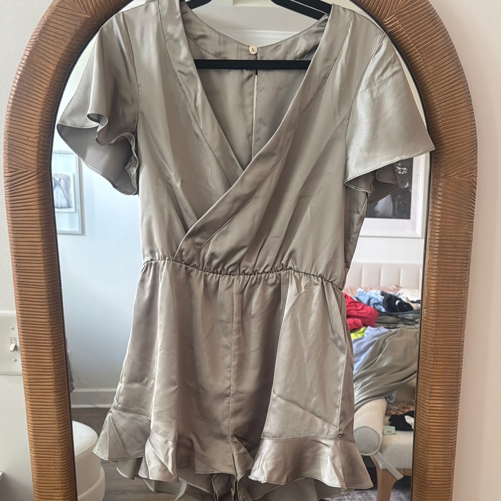 Show me your mumu Moss green Luxe Satin Romper
